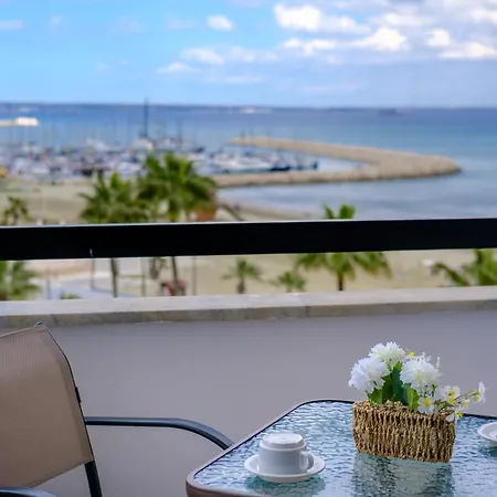 Lejlighed Modern Seafront With Marina Views *