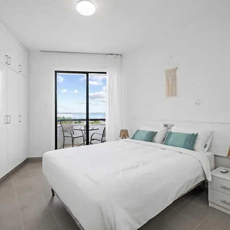 Modern Seafront With Marina Views Lejlighed Larnaca